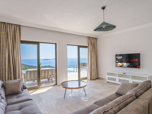  gece  -  Kasım
  | Kaş Yeniköy’de Deniz Manzaralı, Jakuzili Balayı ve Aile Villası – 4 Kişilik Tatil İçin İdeal Seçim